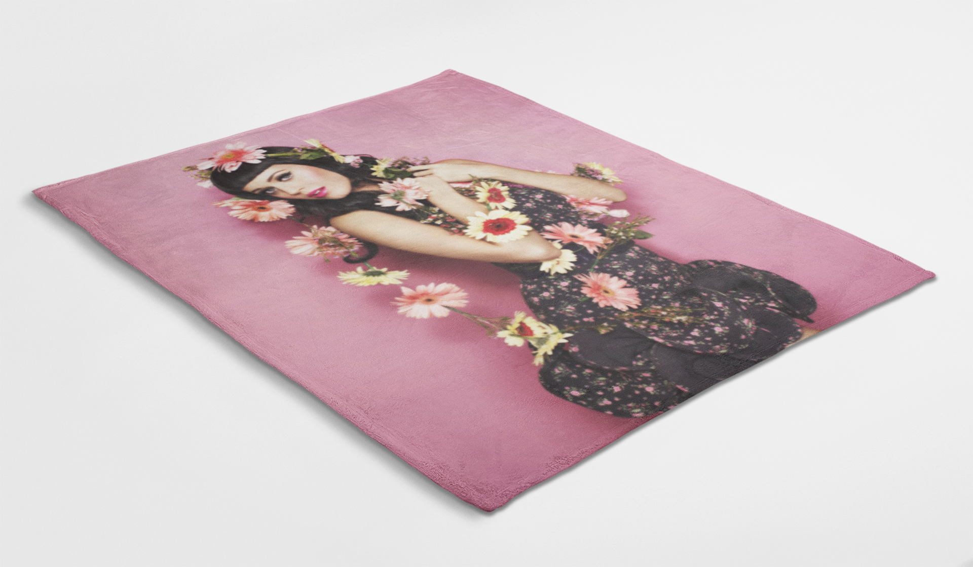 Katy Perry Sunflower Pose Blanket